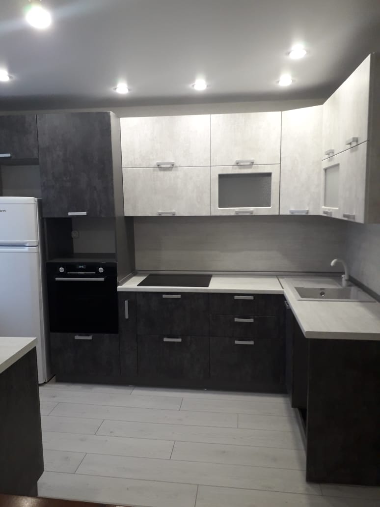 Кухонная мебель серого цвета